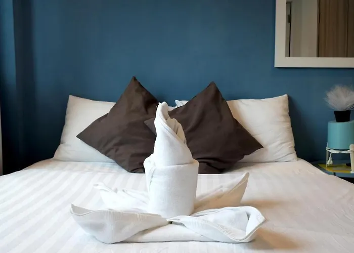 Hotel Sleep With Me Too Bangkok- Bts Phra Khanong Bangkok