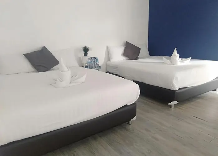 Hotel Sleep With Me Too Bangkok- Bts Phra Khanong